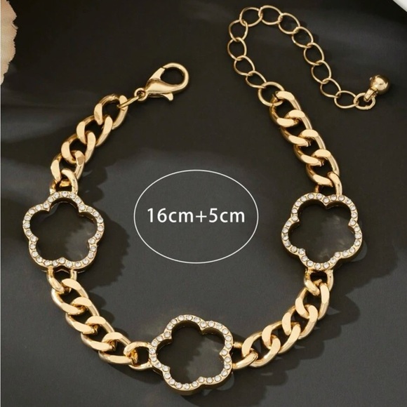 Rhinestone Clover Gold tone chain bracelet - Picture 4 of 4